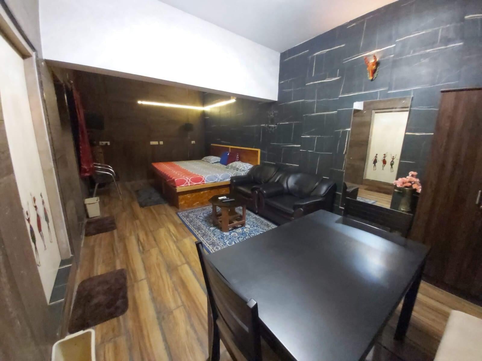 SVTM PONNERI - SUITE ROOM